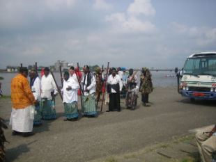 ceremonia comite Ngondo en Douala.