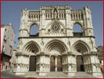 fotografa de la fachada principal de la Catedral de Cuenca 
