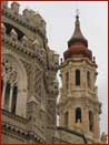 una de las torres de la catedral