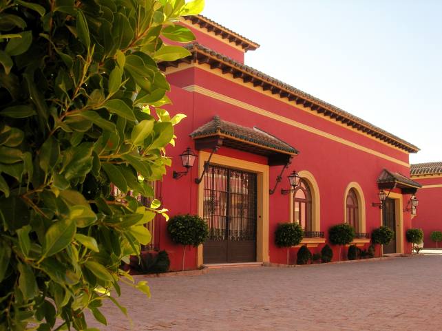 FACHADA PRINCIPAL VILLA DEL DUQUE